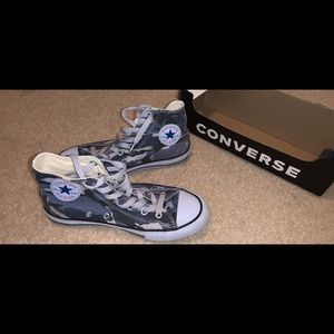 NWT youth sz 3 converse hi tops blue/gray camo